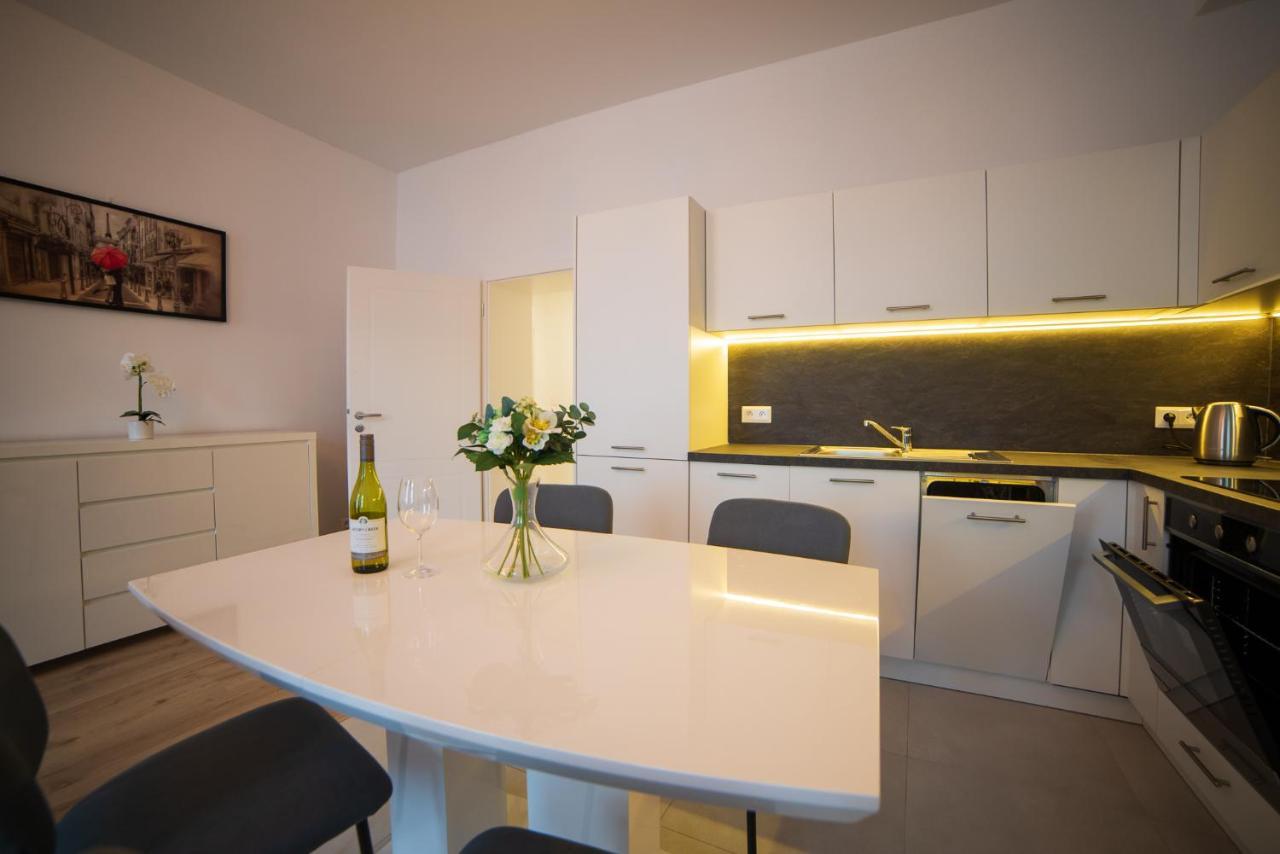 Top Class Apartments In Carlsbad Karlovy Vary Exterior photo